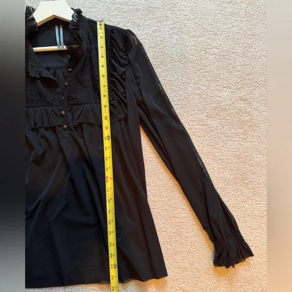 By Anthropologie Ruffled Lace Top size M - Picture 8 of 8